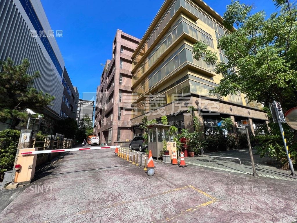 行善平面大車位房屋室內格局與周邊環境