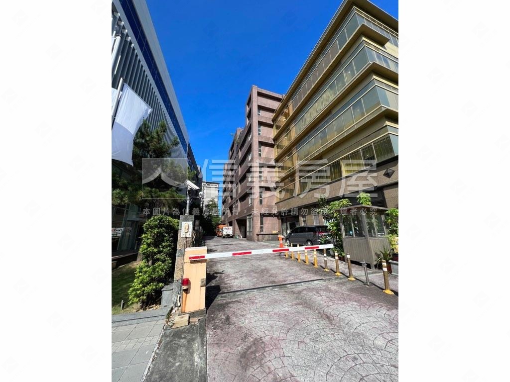 行善平面大車位房屋室內格局與周邊環境