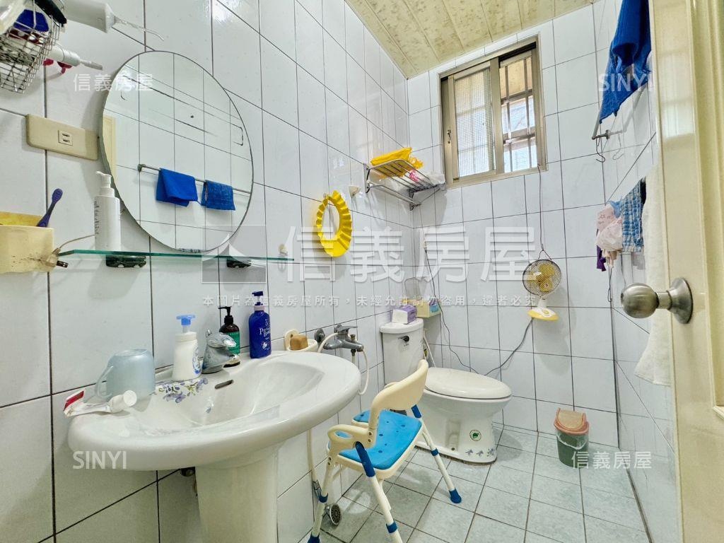 近五王國小孝親活巷透天房屋室內格局與周邊環境