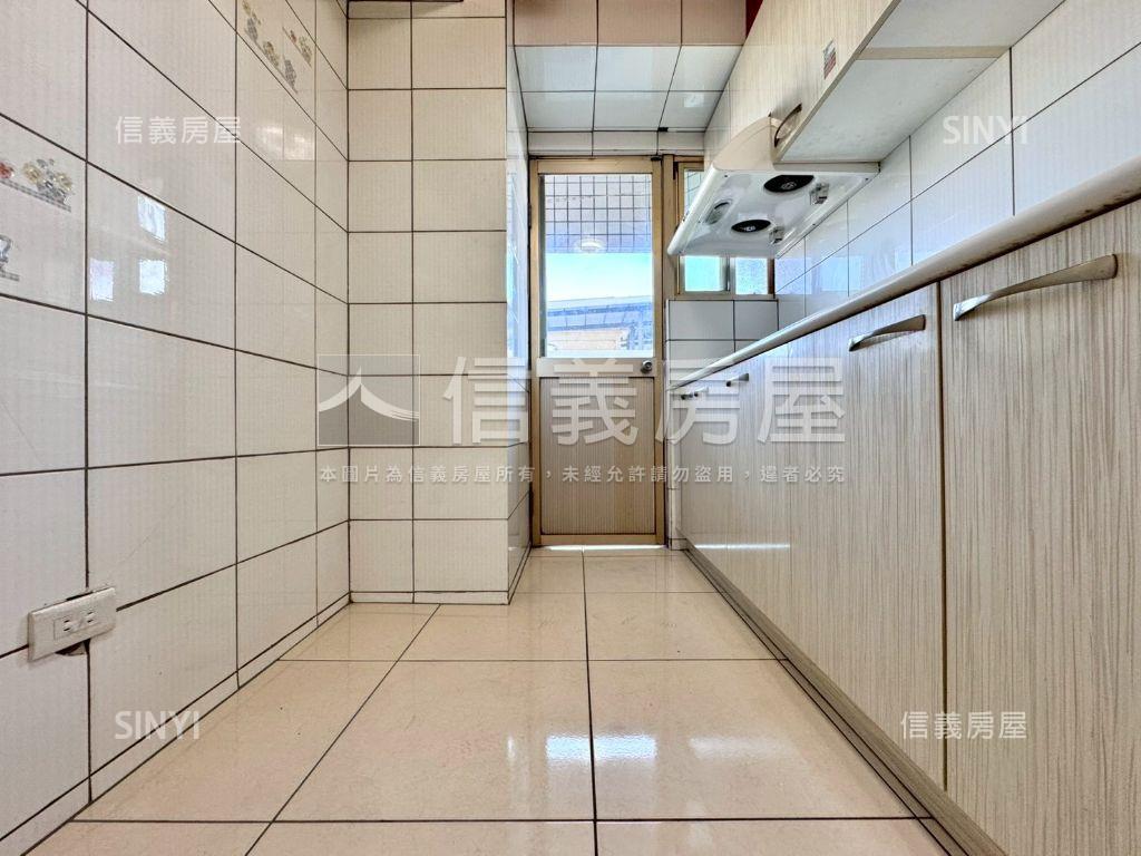 北屯松竹商圈大空間四房房屋室內格局與周邊環境