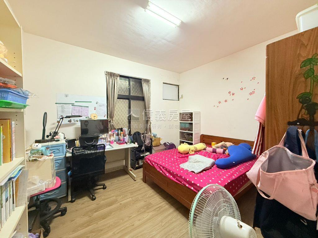 近光華溫莎庭園一樓戶房屋室內格局與周邊環境