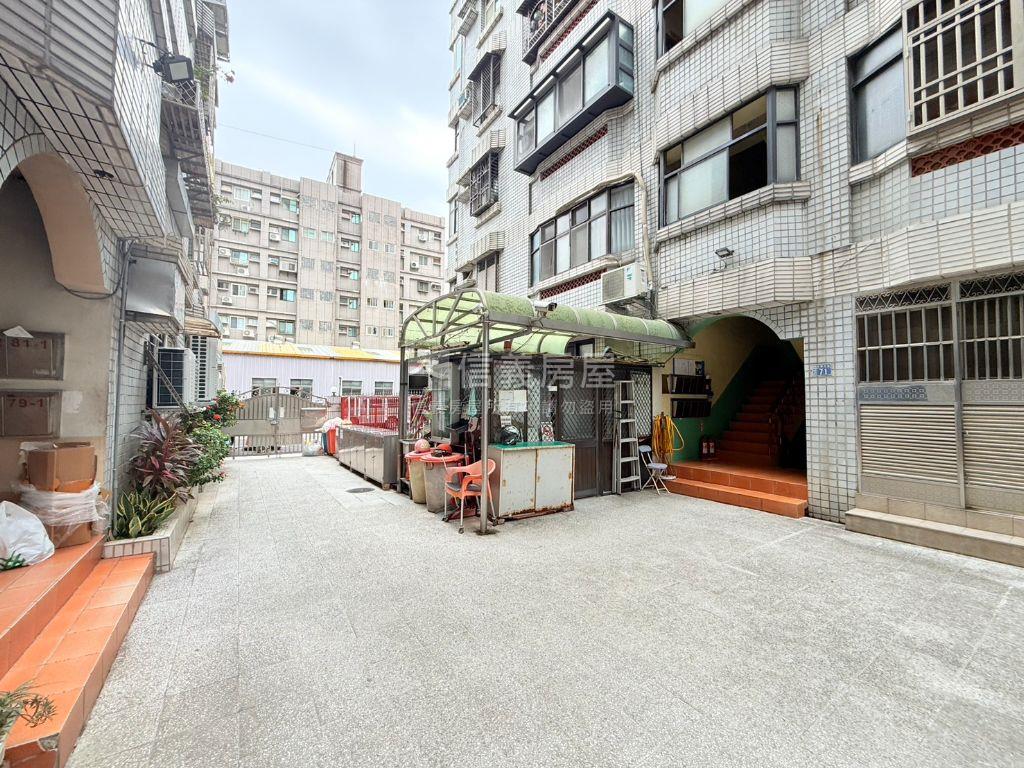 近光華溫莎庭園一樓戶房屋室內格局與周邊環境