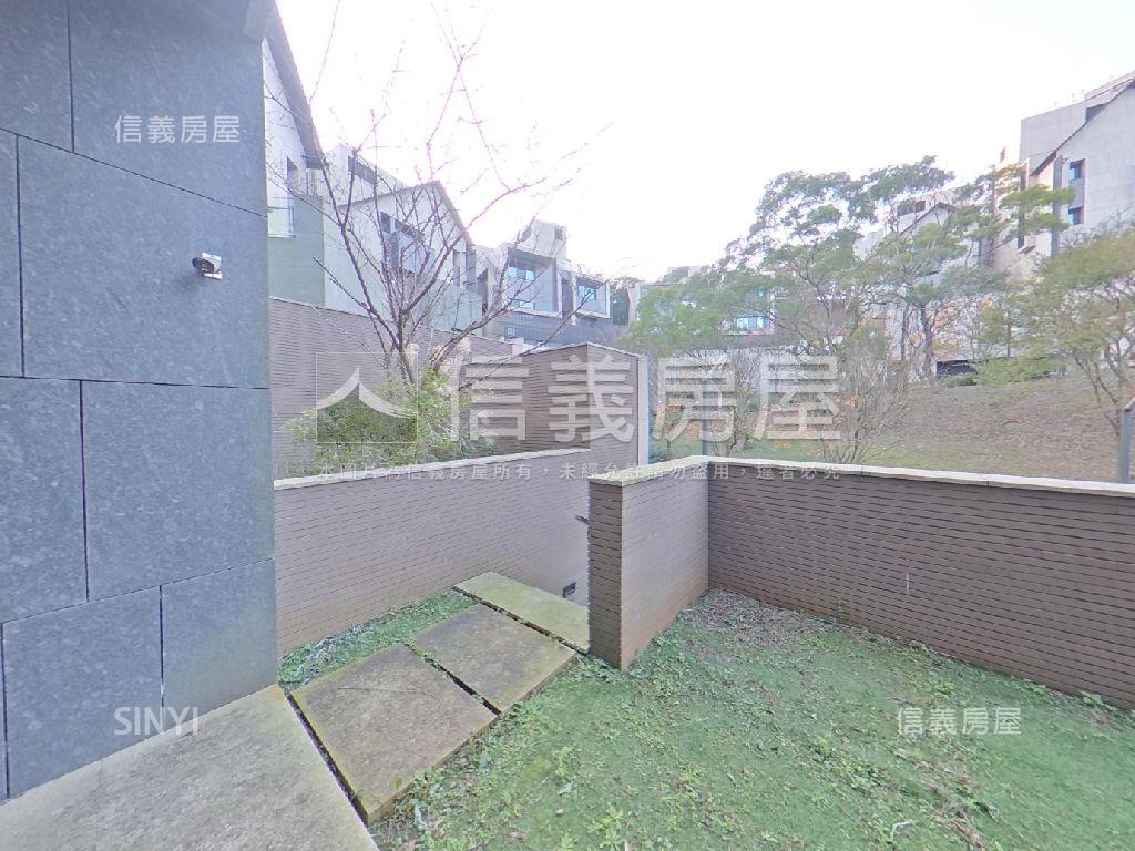 青崧華城電梯別墅房屋室內格局與周邊環境