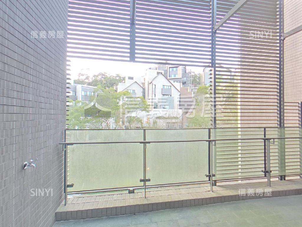 青崧華城電梯別墅房屋室內格局與周邊環境