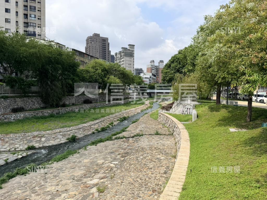 富宇德川帝王三房雙車房屋室內格局與周邊環境