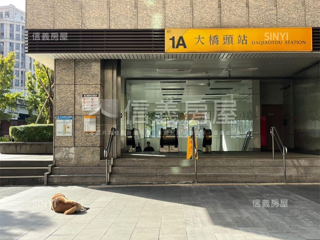 捷運出站口品牌金店房屋室內格局與周邊環境