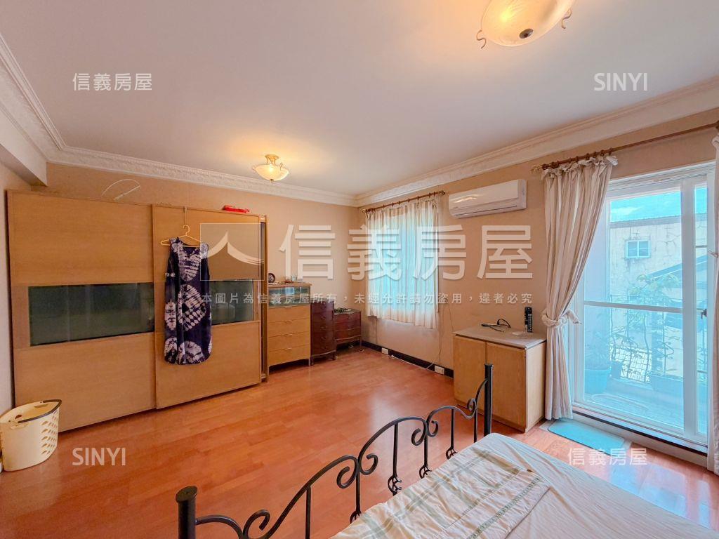 歐洲聯邦。下疊庭院宅房屋室內格局與周邊環境