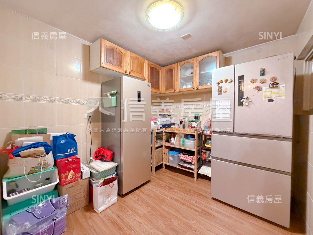 歐洲聯邦。下疊庭院宅房屋室內格局與周邊環境