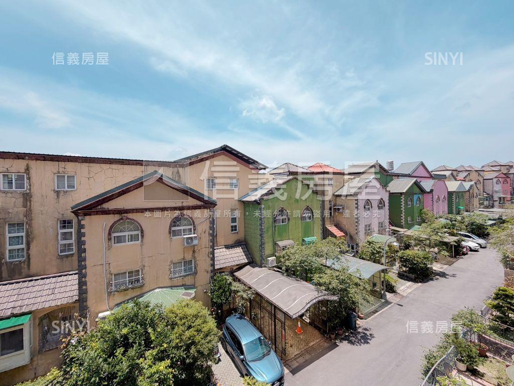 歐洲聯邦。下疊庭院宅房屋室內格局與周邊環境