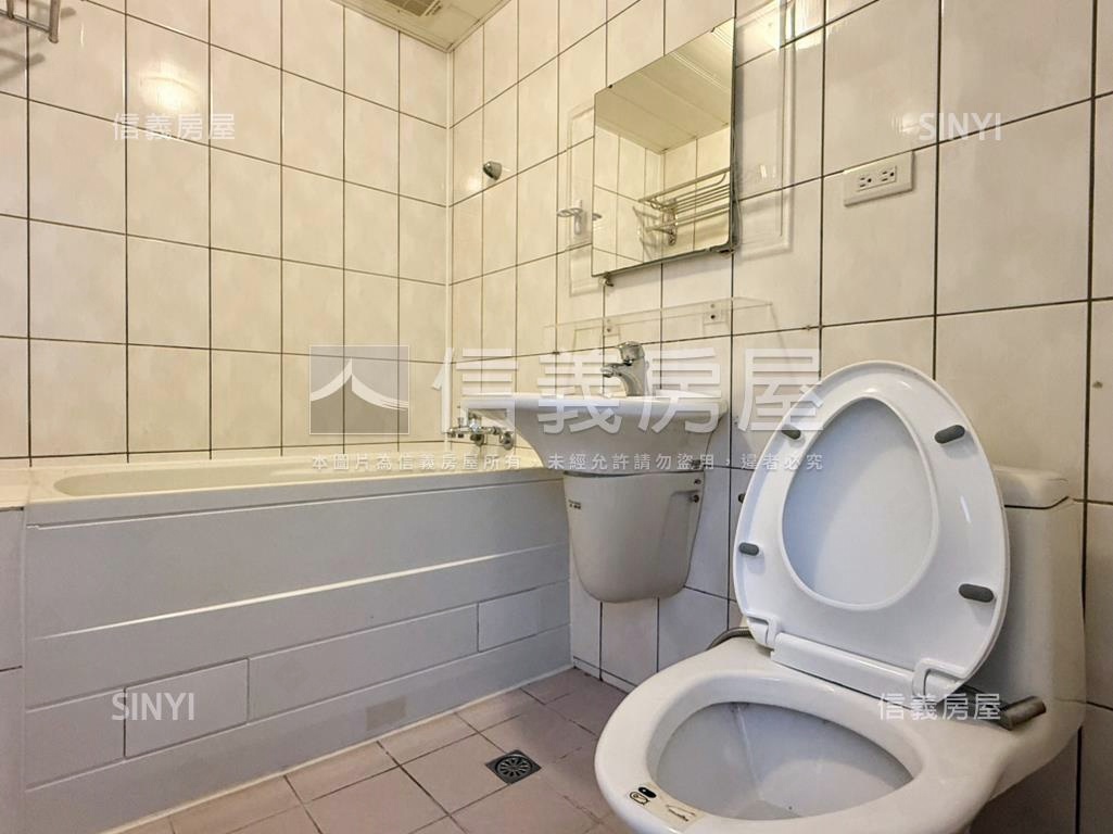 公園捷運邊間高樓電梯三房房屋室內格局與周邊環境