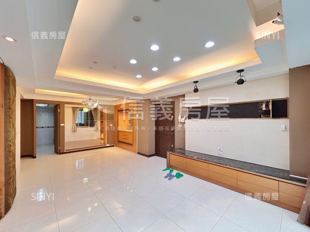 Ａ８寶佳登峰中庭三房車位房屋室內格局與周邊環境