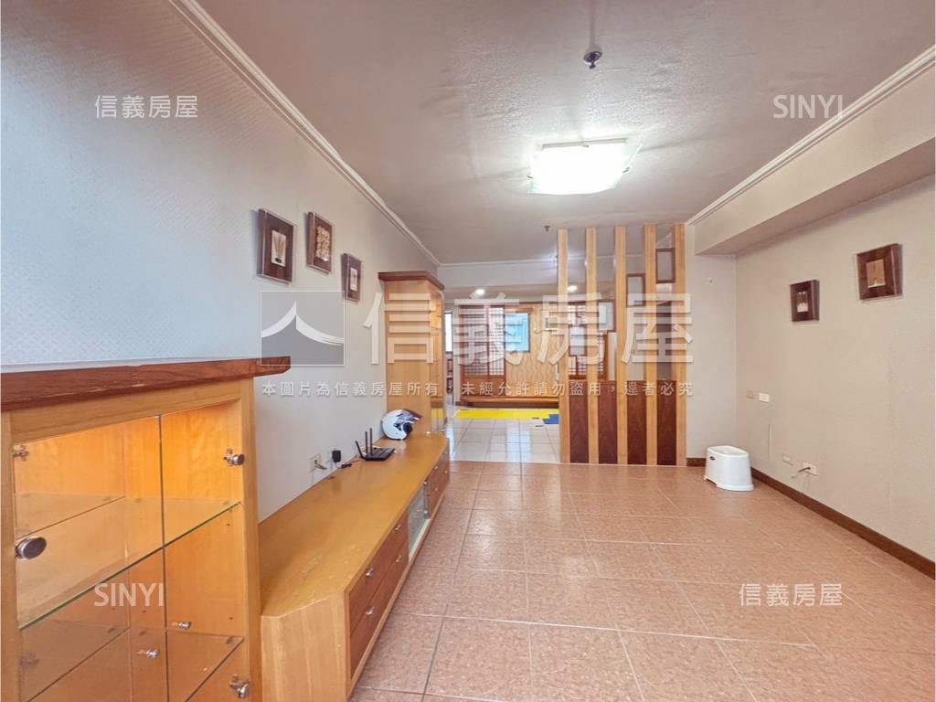 城堡花園溫馨三房平面車位房屋室內格局與周邊環境