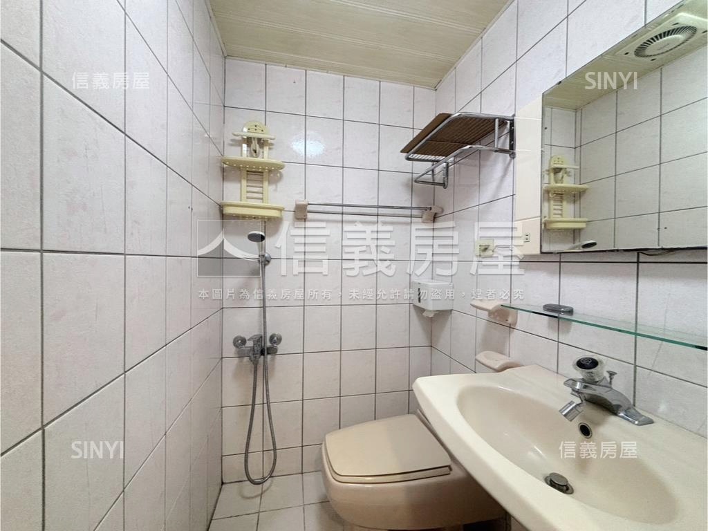 城堡花園溫馨三房平面車位房屋室內格局與周邊環境