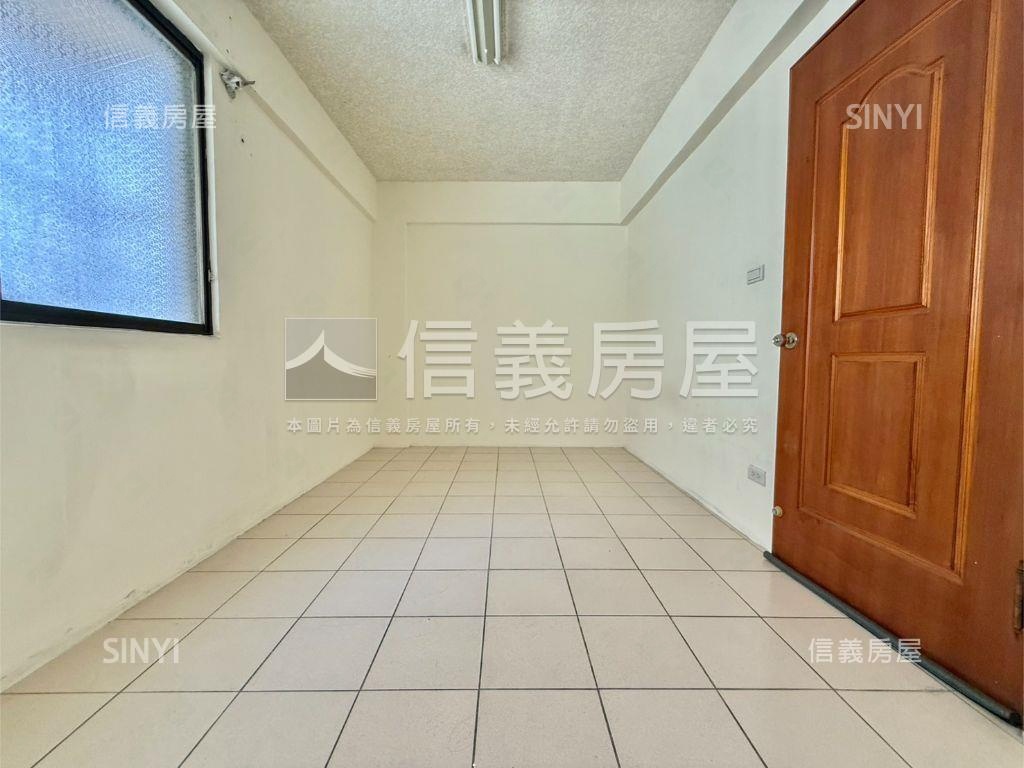 水湳逢甲中國醫稀有夯透天房屋室內格局與周邊環境