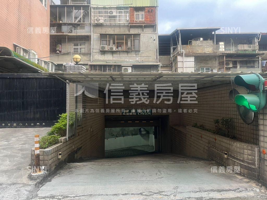 石牌－坡道機械車位房屋室內格局與周邊環境