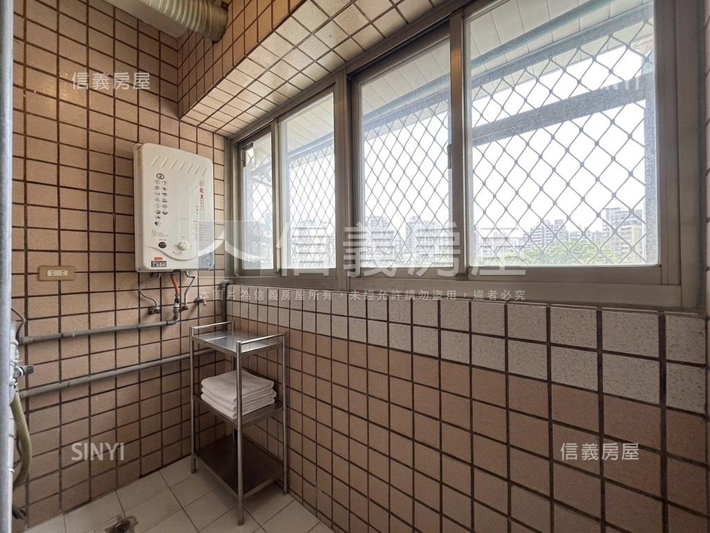 近淡江大橋兩房初戀八里房屋室內格局與周邊環境