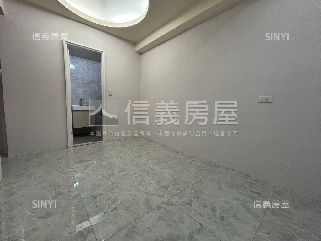 樓下即是全聯凱歌３房車位房屋室內格局與周邊環境