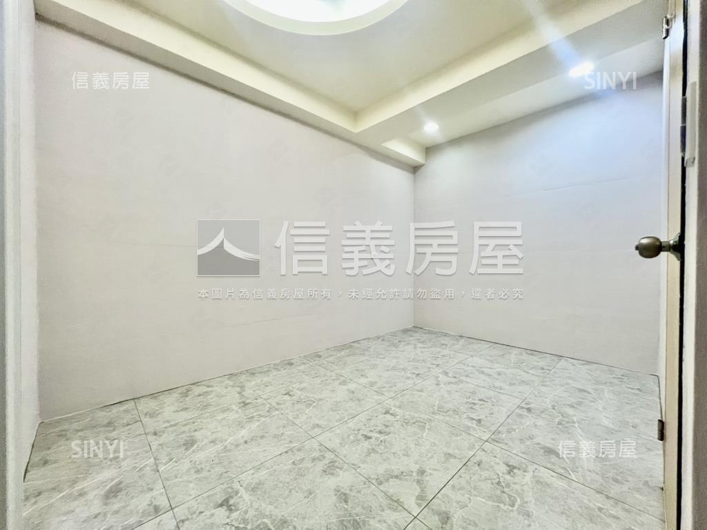 凱歌世界河景三房平面車位房屋室內格局與周邊環境