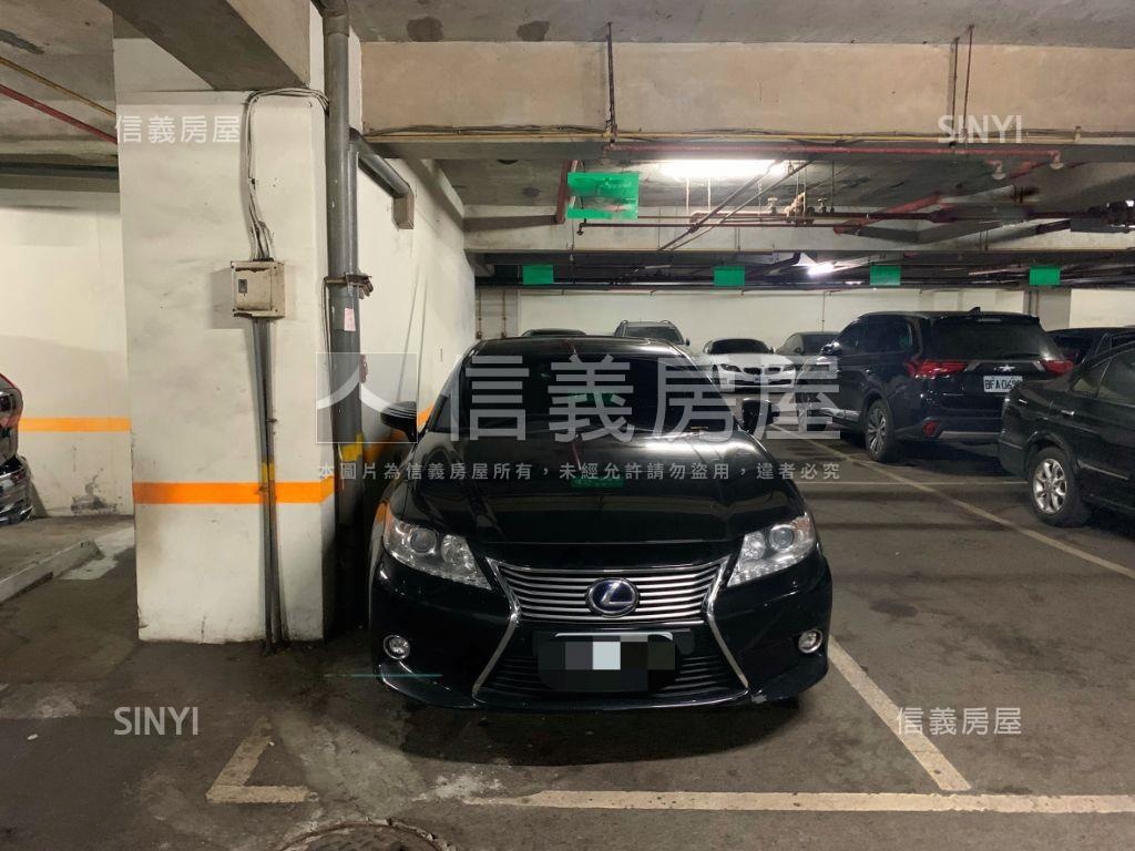 凱歌世界河景三房平面車位房屋室內格局與周邊環境