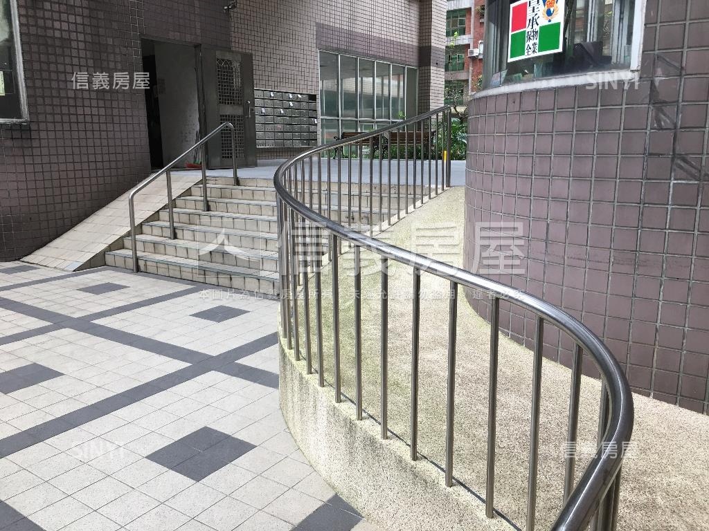 凱歌世界河景三房平面車位房屋室內格局與周邊環境