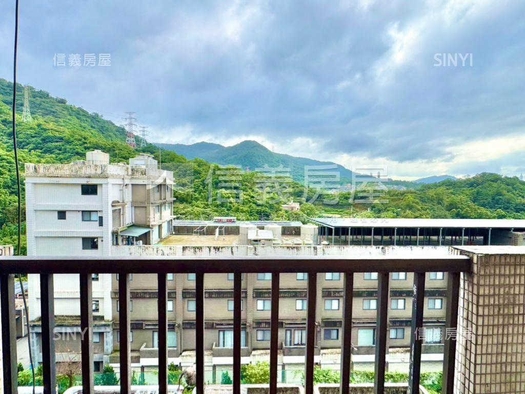 景觀小資電梯宅有陽台房屋室內格局與周邊環境