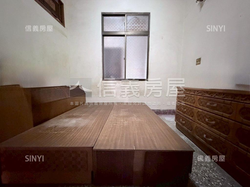 南科六分寮邊間大地坪透天房屋室內格局與周邊環境