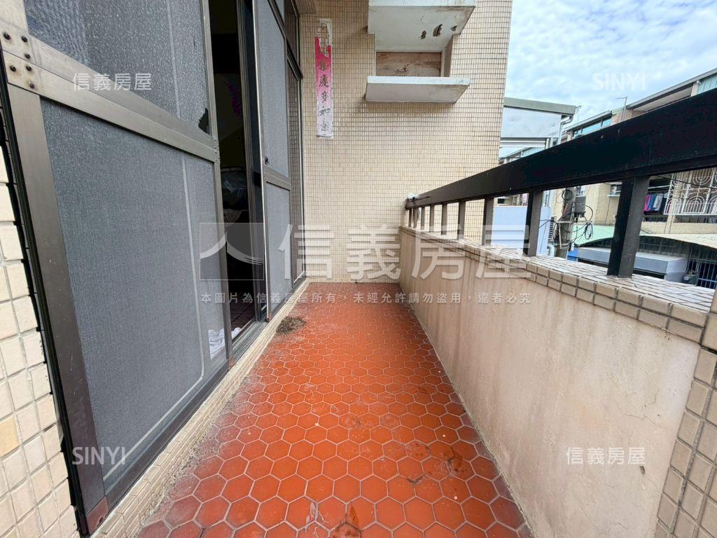 南科六分寮邊間大地坪透天房屋室內格局與周邊環境