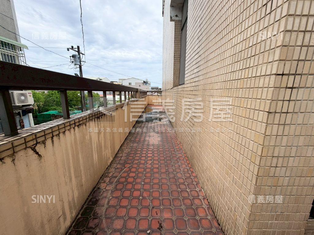 南科六分寮邊間大地坪透天房屋室內格局與周邊環境