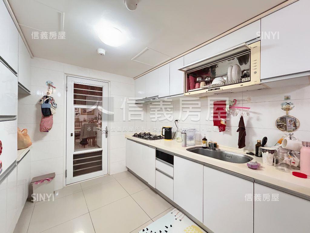 頭湖學區首選四房車位房屋室內格局與周邊環境