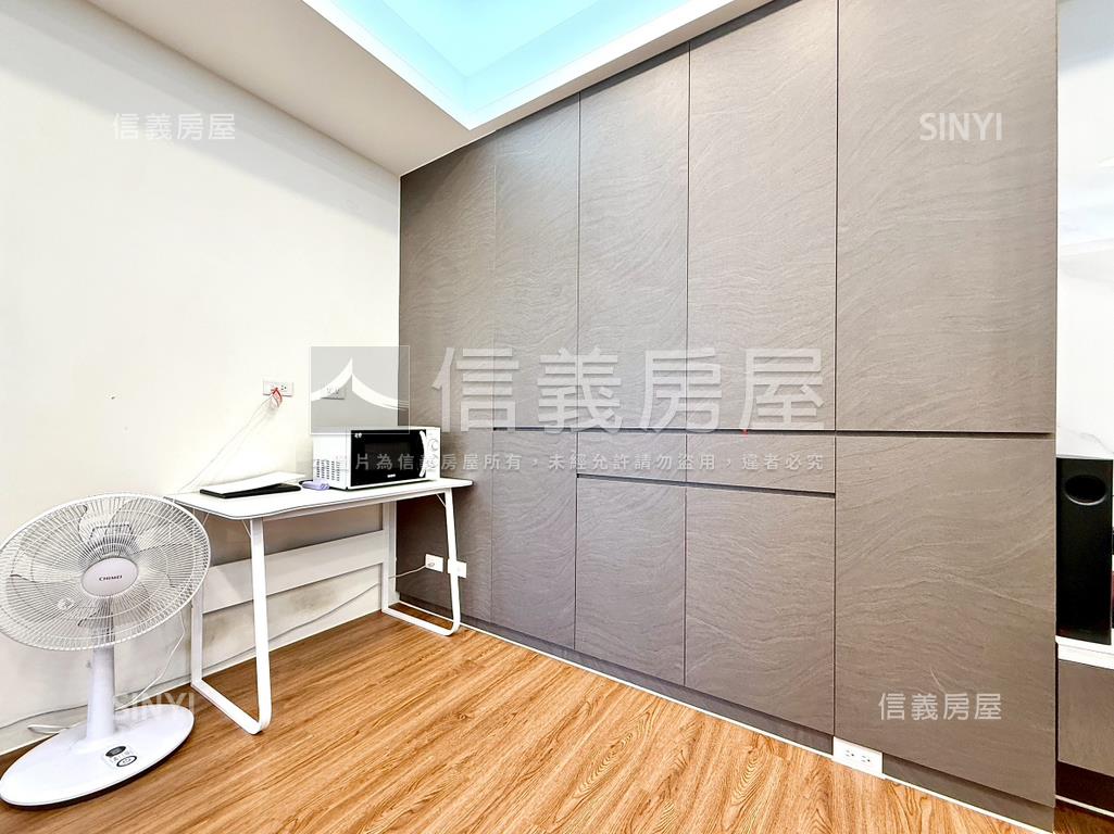 未來藍線美裝潢三房房屋室內格局與周邊環境