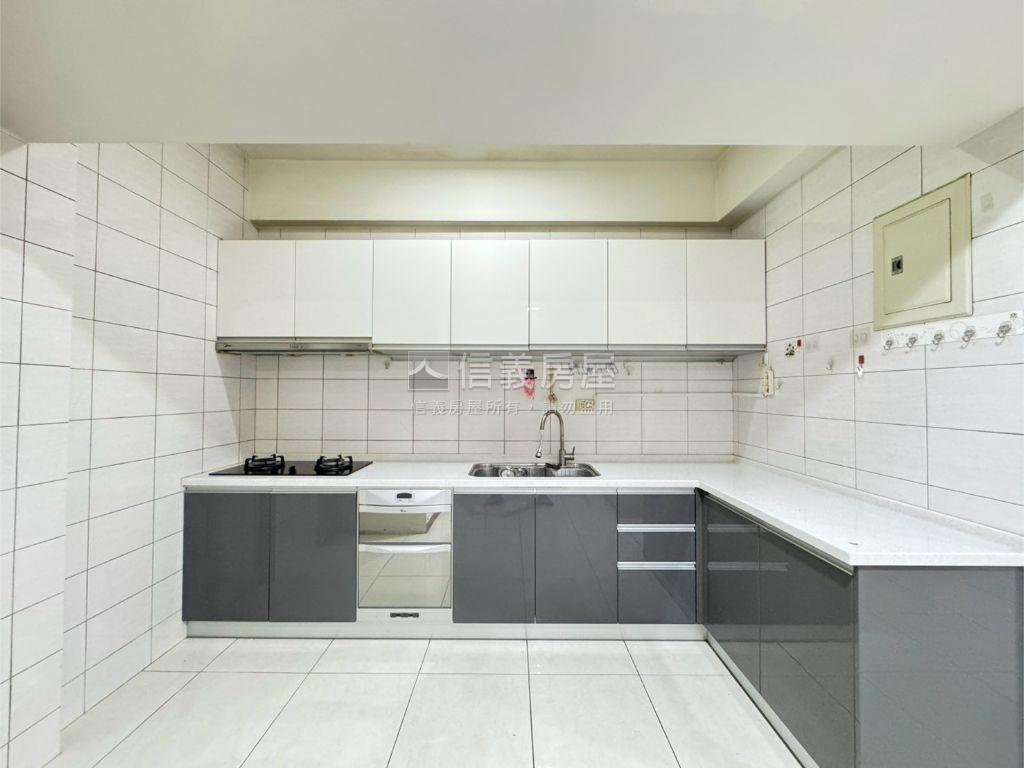 近美術館大坪庭院宅房屋室內格局與周邊環境