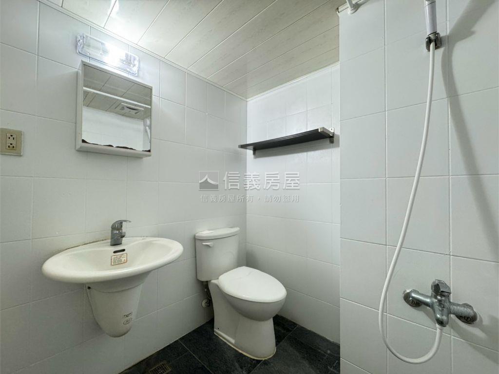 近美術館大坪庭院宅房屋室內格局與周邊環境
