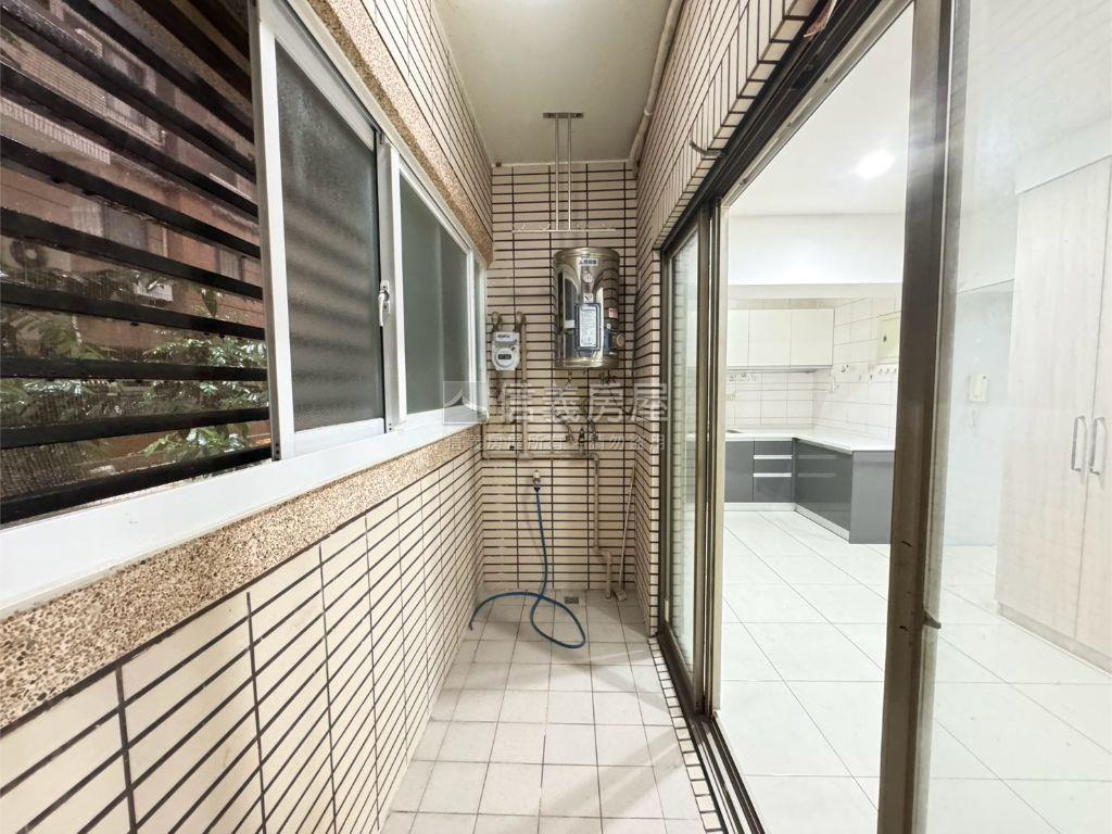 近美術館大坪庭院宅房屋室內格局與周邊環境