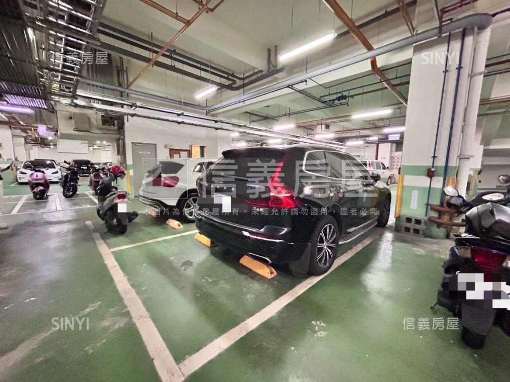 南屯【黃金樓店】平面車位房屋室內格局與周邊環境
