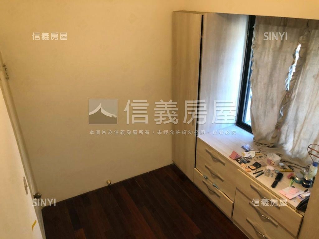 首購太平溫馨視野三房車位房屋室內格局與周邊環境