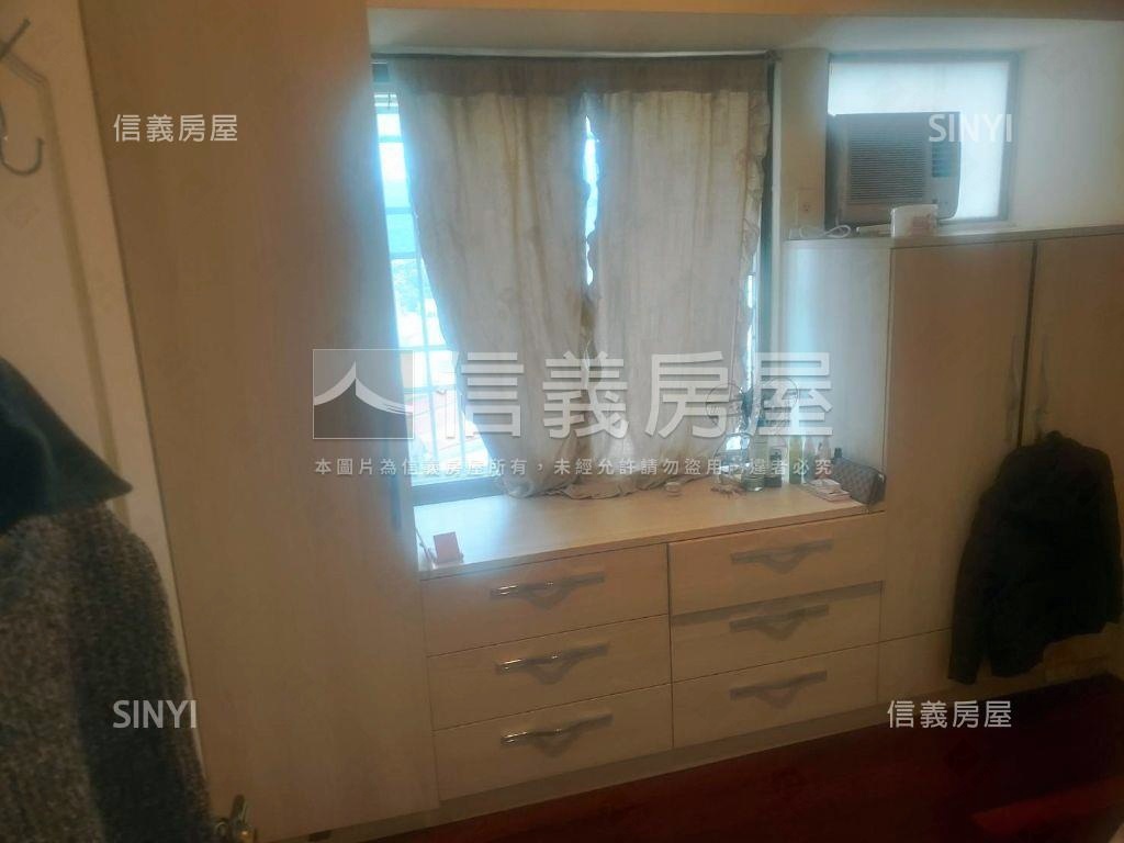 首購太平溫馨視野三房車位房屋室內格局與周邊環境