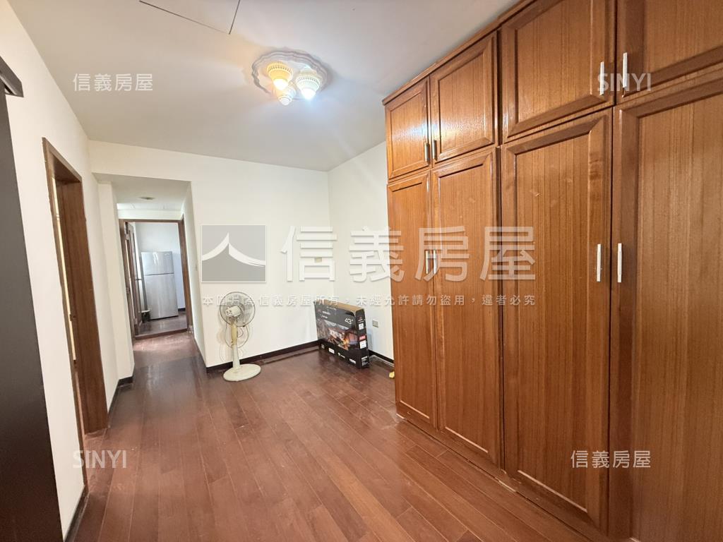 內湖捷運採光二房房屋室內格局與周邊環境