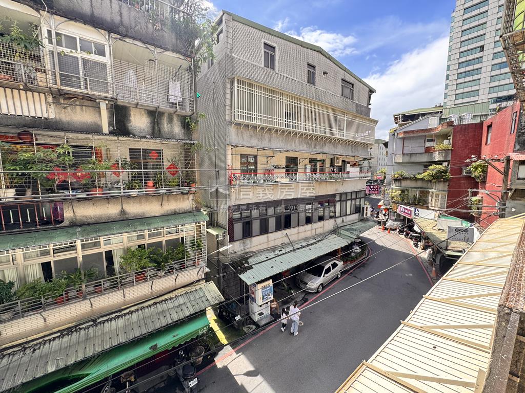 專任新埔近捷運採光三樓房屋室內格局與周邊環境