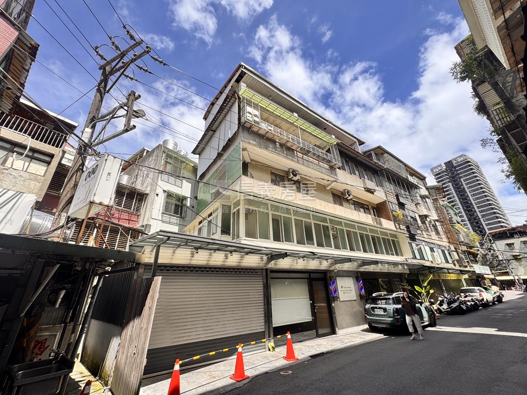 專任新埔近捷運採光三樓房屋室內格局與周邊環境