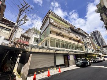 專任新埔近捷運採光三樓