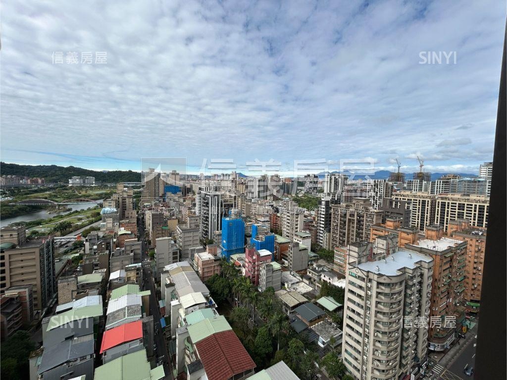 專任美河市河景吉品房屋室內格局與周邊環境