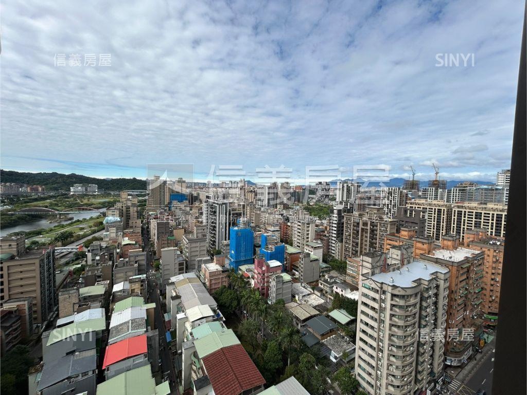 專任美河市河景吉品房屋室內格局與周邊環境