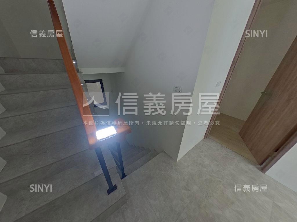 伸港公所旁全新臨路別墅房屋室內格局與周邊環境
