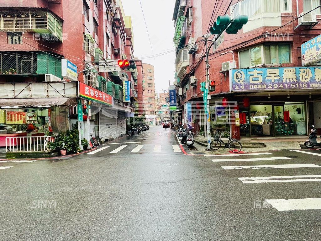 秀朗臨路一樓房屋室內格局與周邊環境