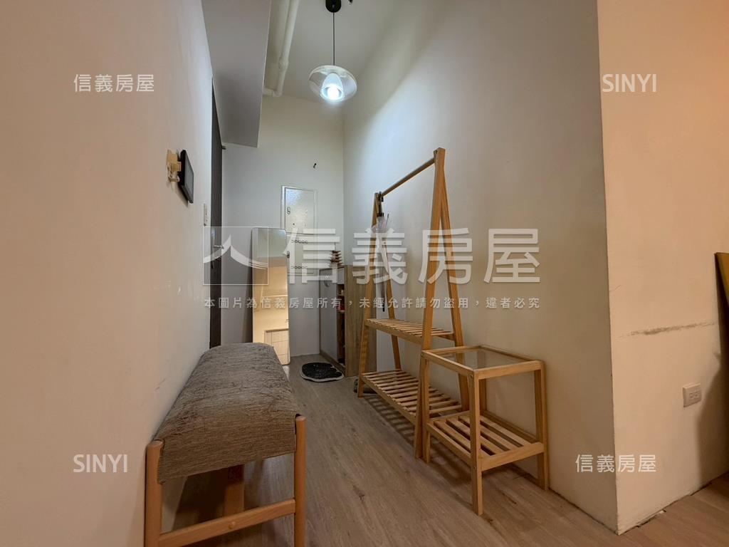 近成大樹梢兩房房屋室內格局與周邊環境