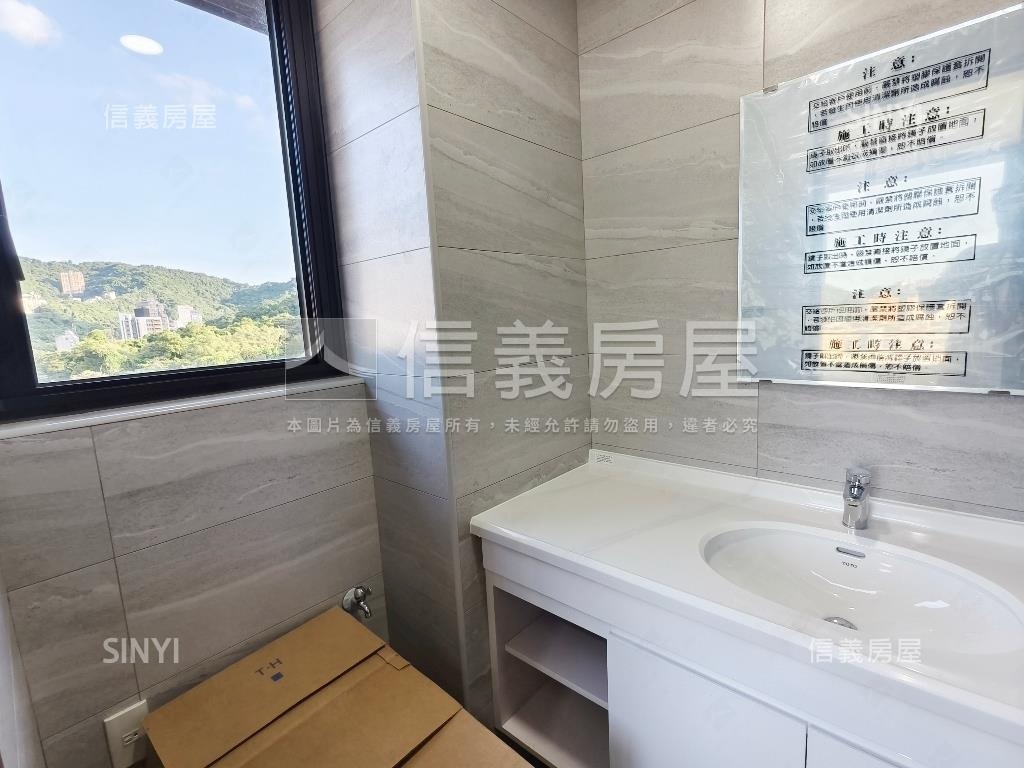 信義誠家高樓美景３房房屋室內格局與周邊環境
