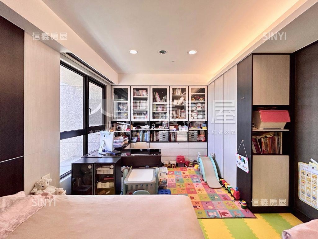 國家一號壯闊景觀美宅房屋室內格局與周邊環境