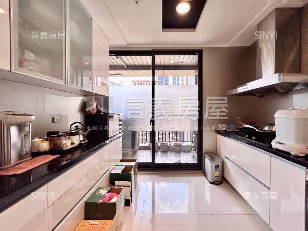 國家一號壯闊景觀美宅房屋室內格局與周邊環境