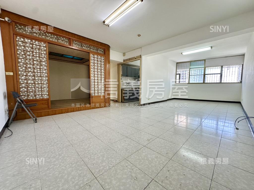 統穩天廈採光三房房屋室內格局與周邊環境