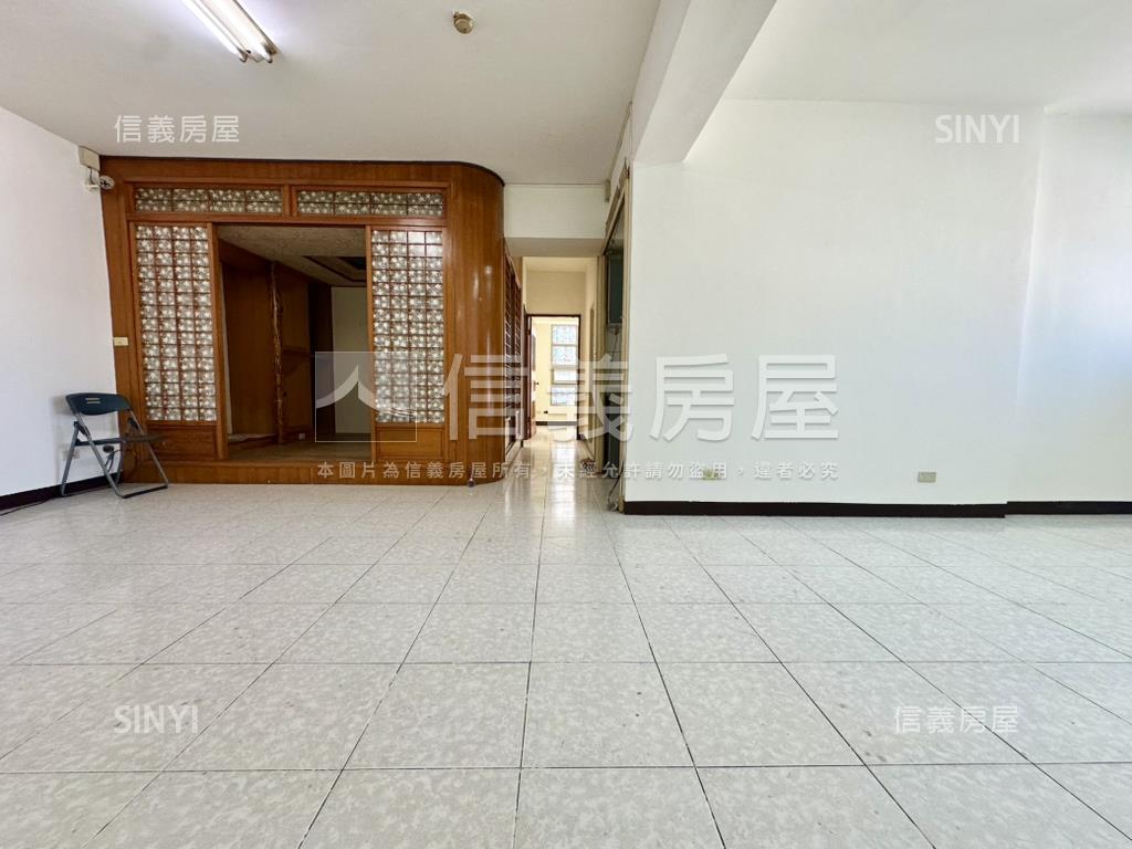 統穩天廈採光三房房屋室內格局與周邊環境